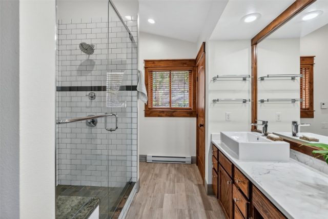 54 Lakeview Drive photo 32