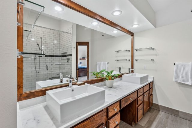 54 Lakeview Drive photo 33