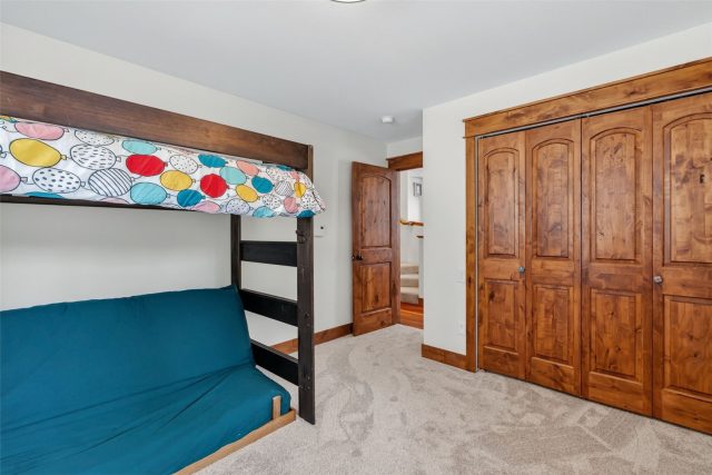 54 Lakeview Drive photo 36