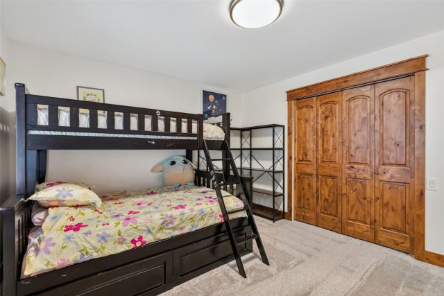 54 Lakeview Drive photo 37