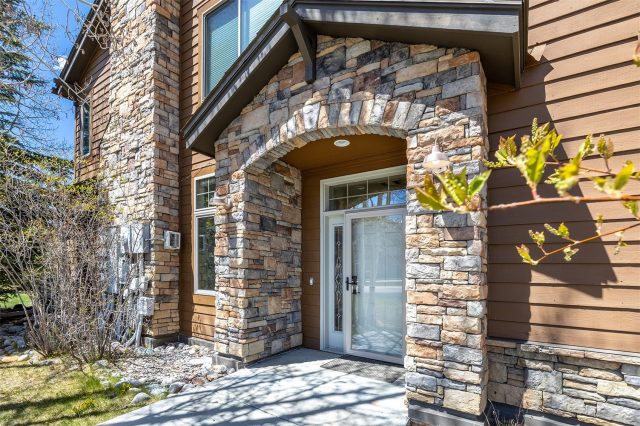 Townhome in Ponds At Blue River Condo, Silverthorne — photo 3 Townhome in Ponds At Blue River Condo, Silverthorne, CO — photo 3 (MLS S1068813)