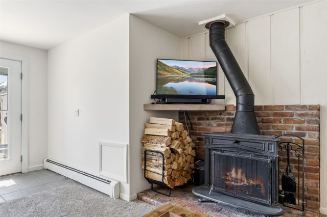 Condo in Yacht Club Condo, Dillon — photo 5 Condo in Yacht Club Condo, Dillon, CO — photo 5 (MLS S1068820)