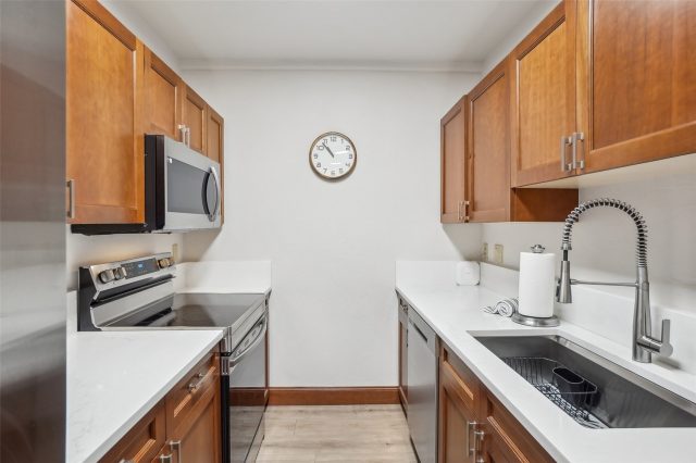 22787 Us Highway 6 302 photo 49