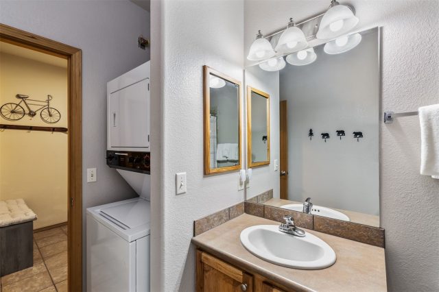 720 Lakepoint Drive B1 photo 19