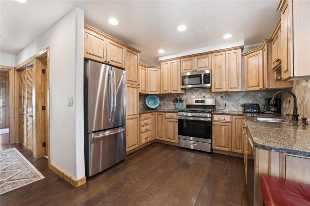 1701 Cutty Sark Court photo 19