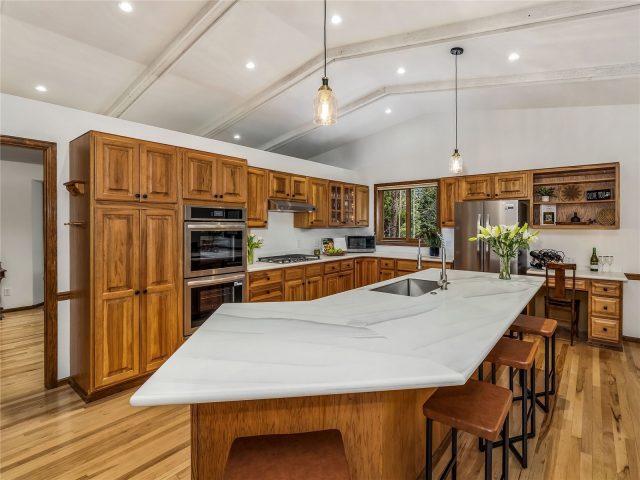 68 Sherwood Lane photo 8