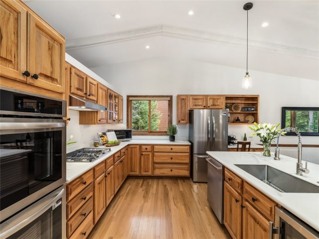 68 Sherwood Lane photo 9