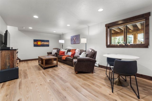878 American Way photo 22