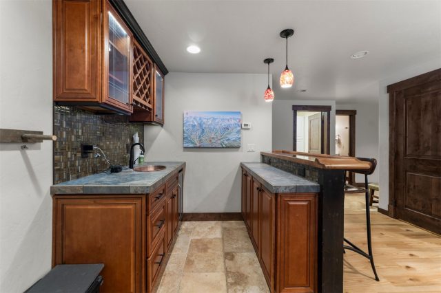 878 American Way photo 23