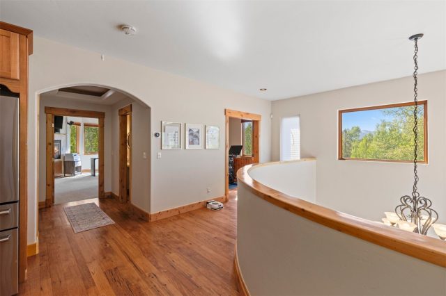 221 Kings Court photo 26
