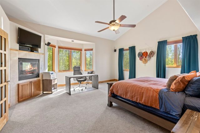221 Kings Court photo 28
