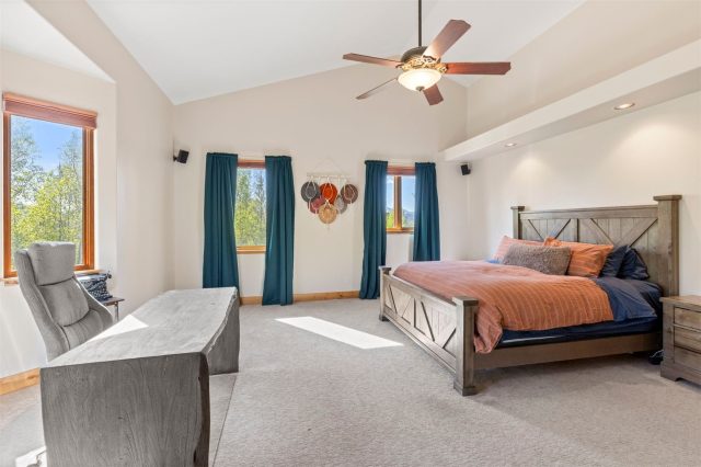 221 Kings Court photo 29