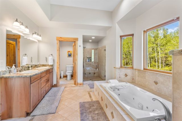 221 Kings Court photo 31