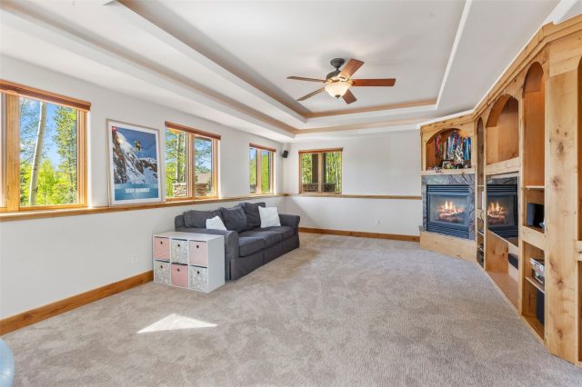 221 Kings Court photo 33