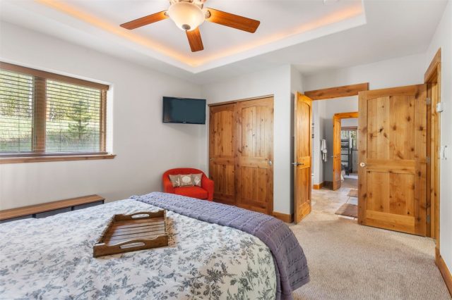 221 Kings Court photo 39