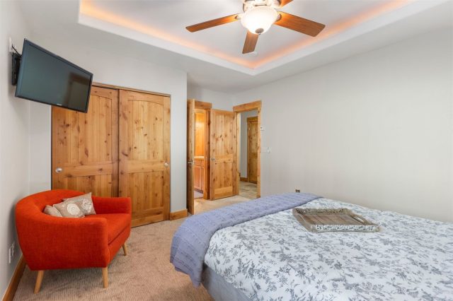 221 Kings Court photo 40