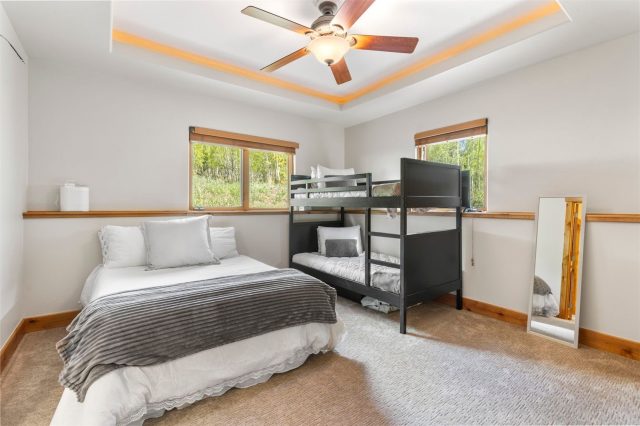 221 Kings Court photo 41