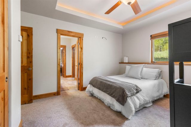 221 Kings Court photo 42