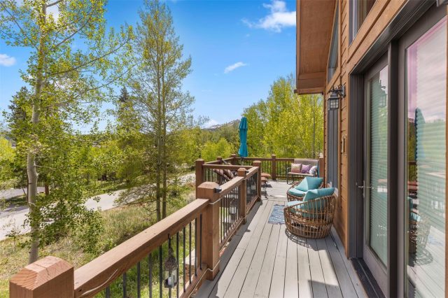 221 Kings Court photo 47