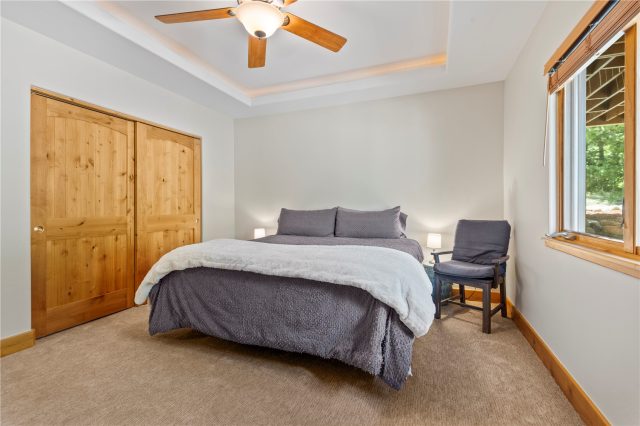 221 Kings Court photo 48