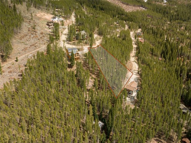 235 Coronet Drive photo 20
