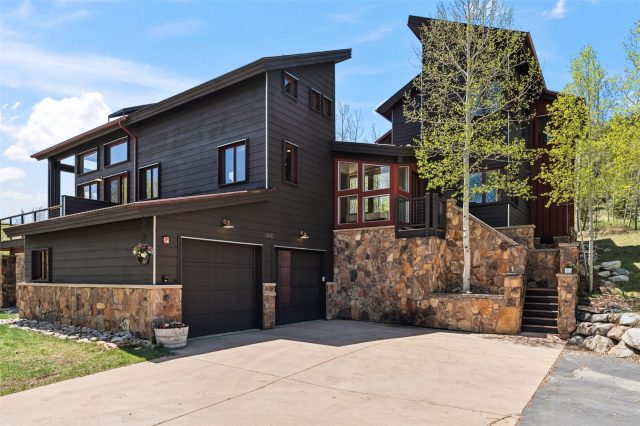 Home in Eagles Nest Golf Course Sub, Silverthorne, CO — photo 4 (MLS S1068885)
