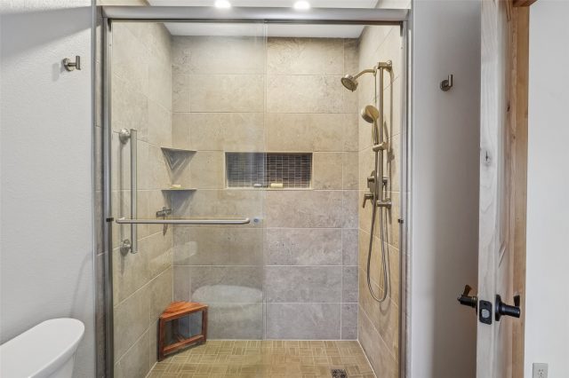 402 Bayview Drive A photo 28
