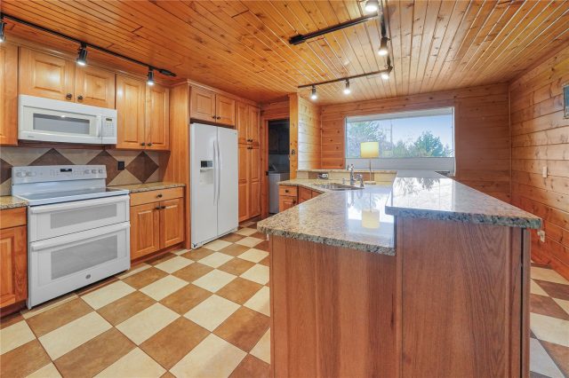 159 Tenderfoot Street photo 11