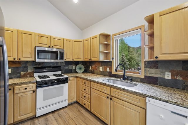 1100 Mesa Drive photo 15