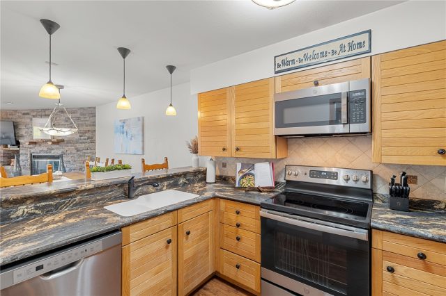 22804 Us Highway 6 102 photo 7