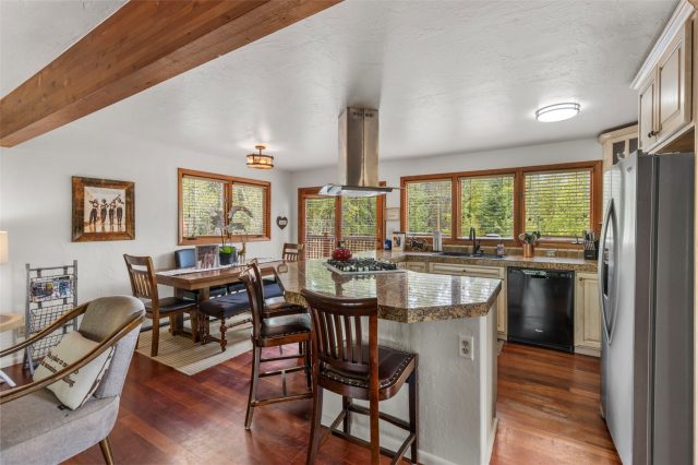 96 Moonstone Road photo 12