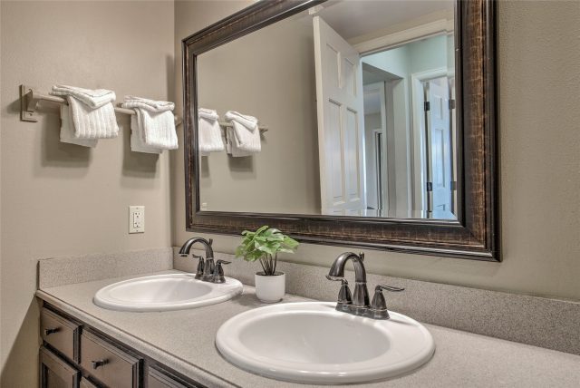 689 American Way photo 20