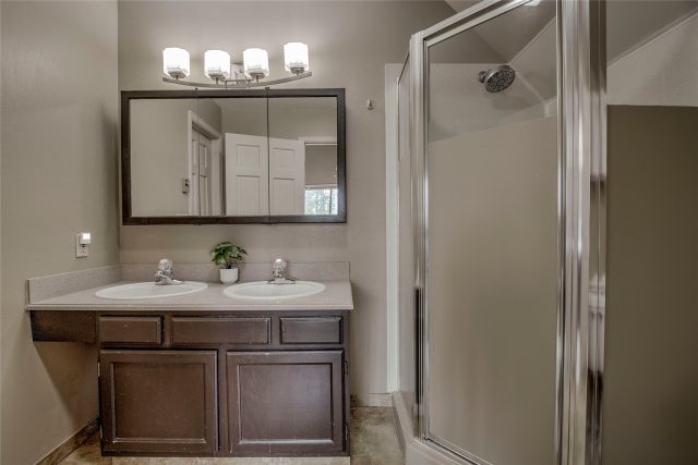 689 American Way photo 26
