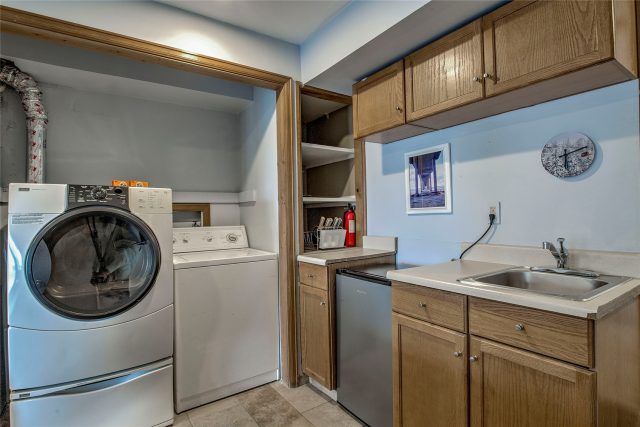 689 American Way photo 34