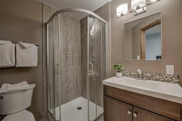 689 American Way photo 35