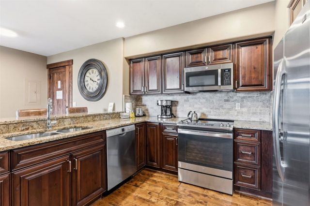 Condo in Crystal Peak Lodge Condos, Breckenridge, CO — photo 5 (MLS S1068973)