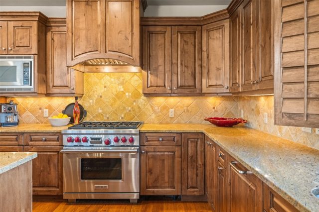 293 Caravelle Drive photo 10