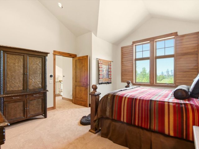 293 Caravelle Drive photo 21