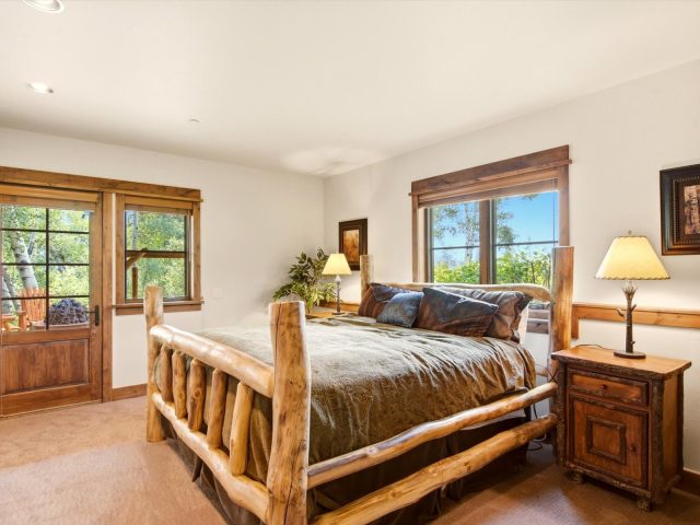 293 Caravelle Drive photo 28