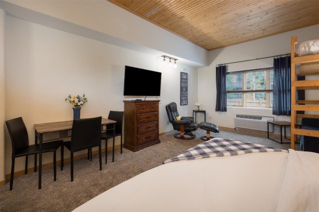 Condo in Gateway Condo, Keystone — photo 3 Condo in Gateway Condo, Keystone, CO — photo 3 (MLS S1068987)