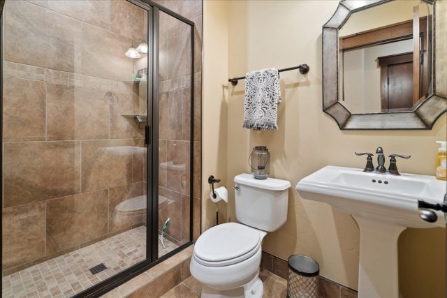 853 Independence Road 853 photo 19