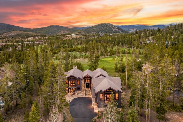 Home in Highlands At Breckenridge Golf Crse, Breckenridge — photo 1 Home in Highlands At Breckenridge Golf Crse, Breckenridge, CO — photo 1 (MLS S1069016)