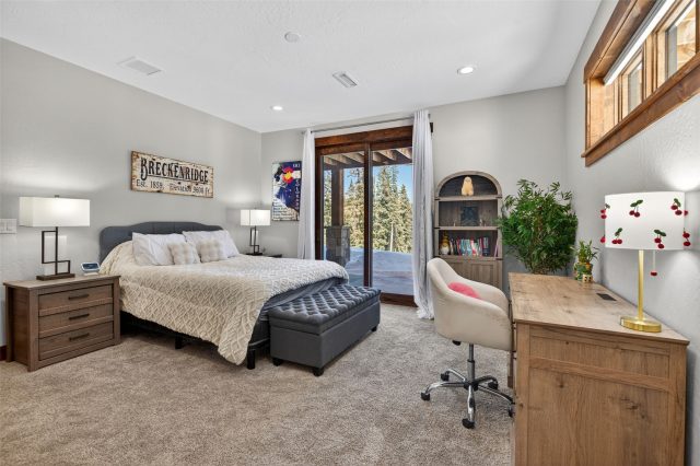 317 Hamilton Lane photo 37