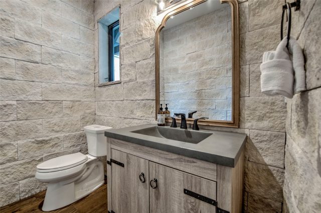 89 Barton Way photo 21