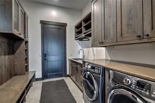 89 Barton Way photo 22
