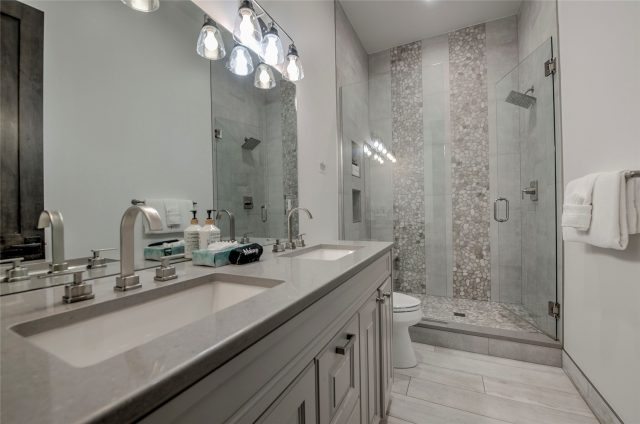 89 Barton Way photo 24