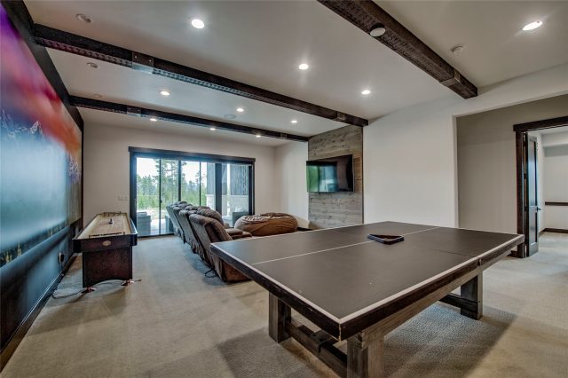 89 Barton Way photo 26