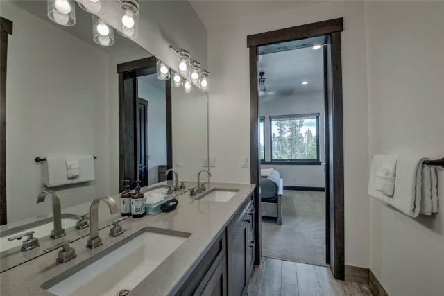 89 Barton Way photo 33