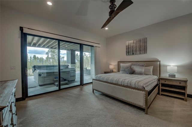 89 Barton Way photo 34
