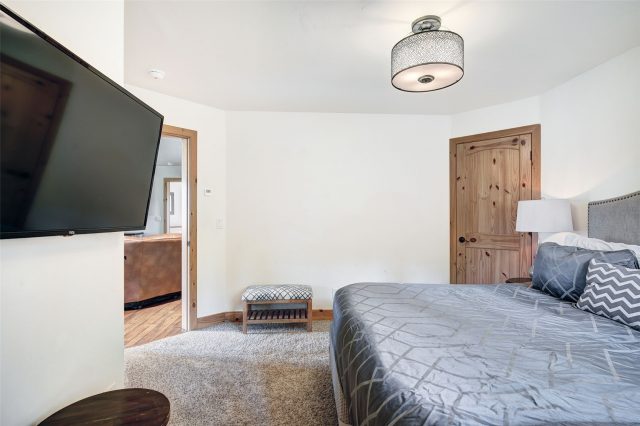 419 Silver Circle photo 32
